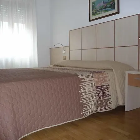 Aurora Hotel 2*